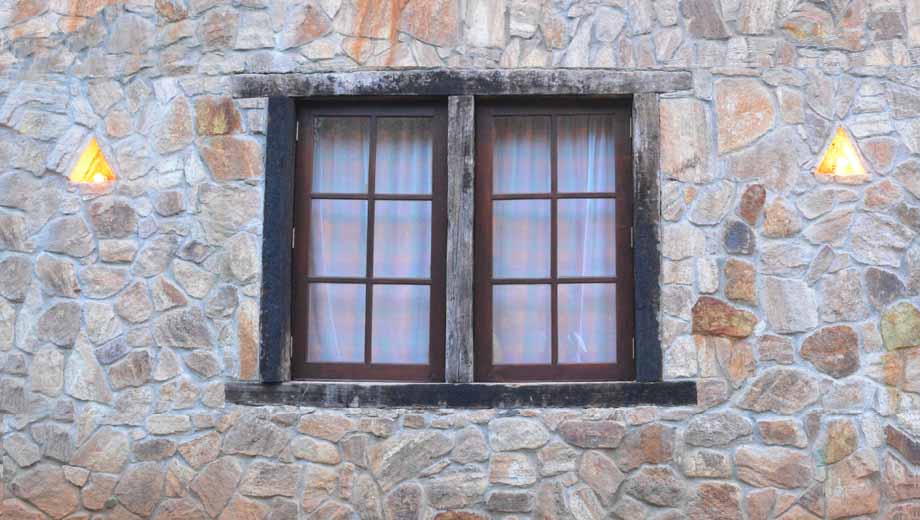 Made of Rock & Wooden 